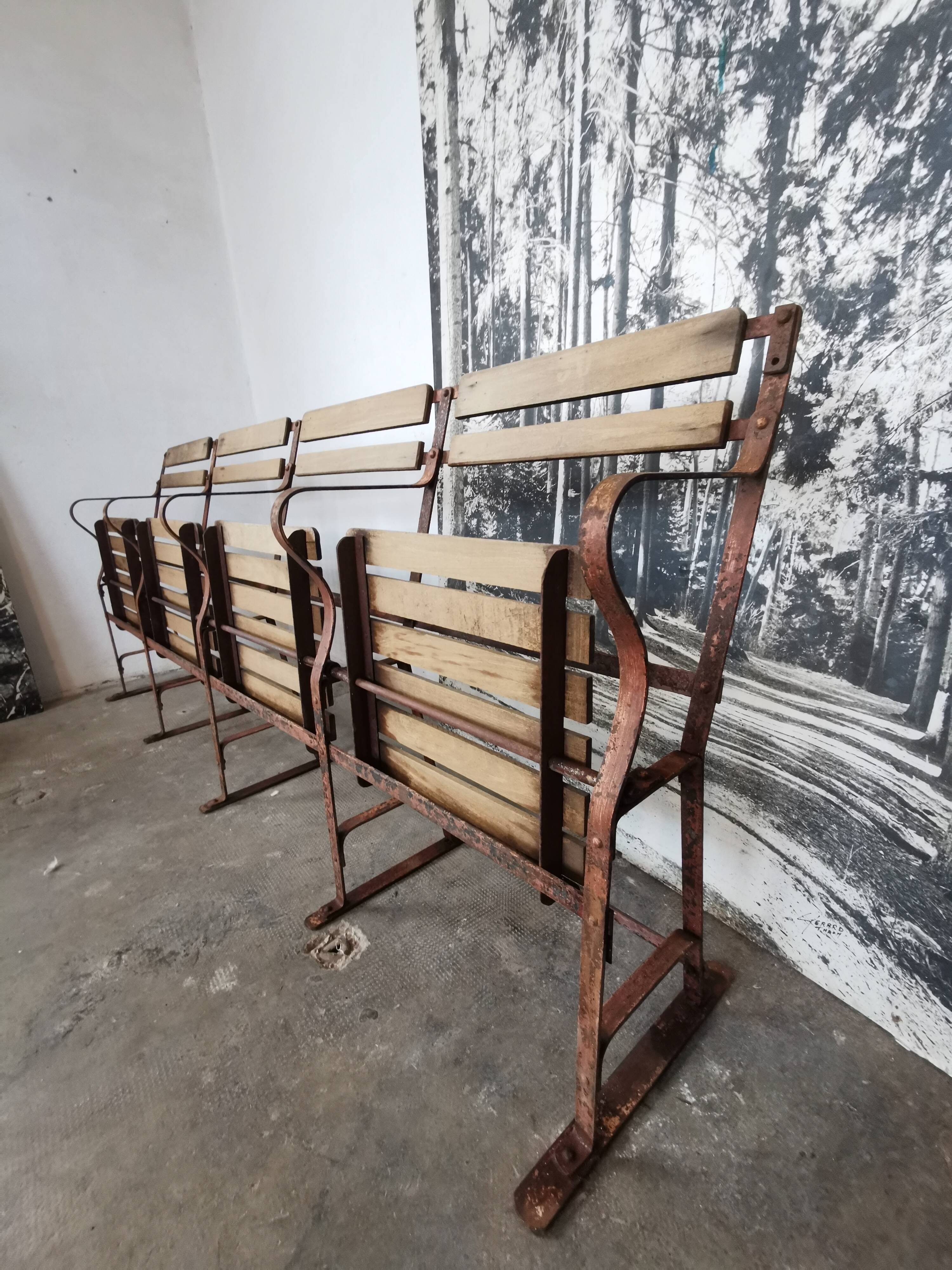 Theatre bench, folding seats
