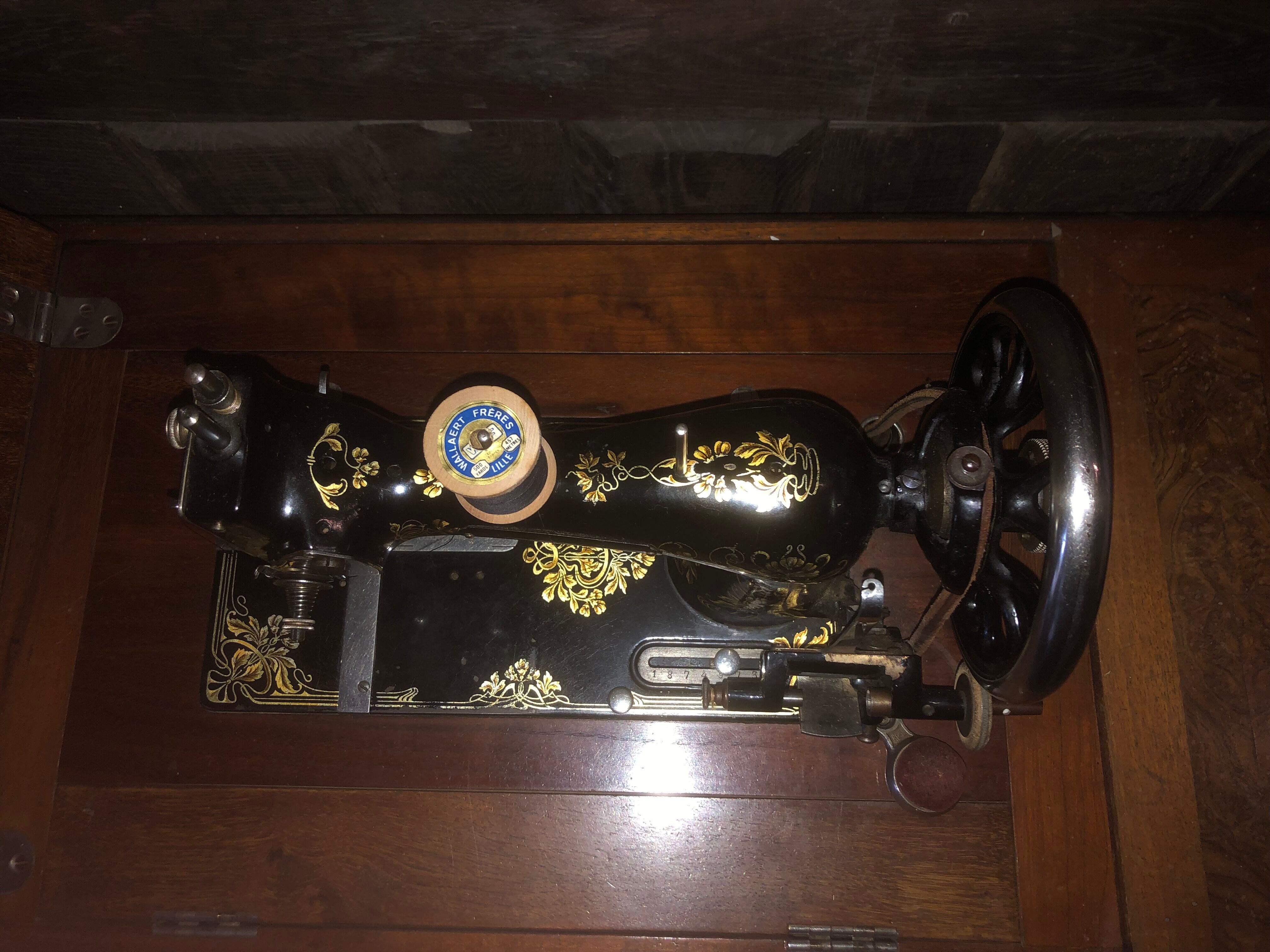 Old neva sewing 1900