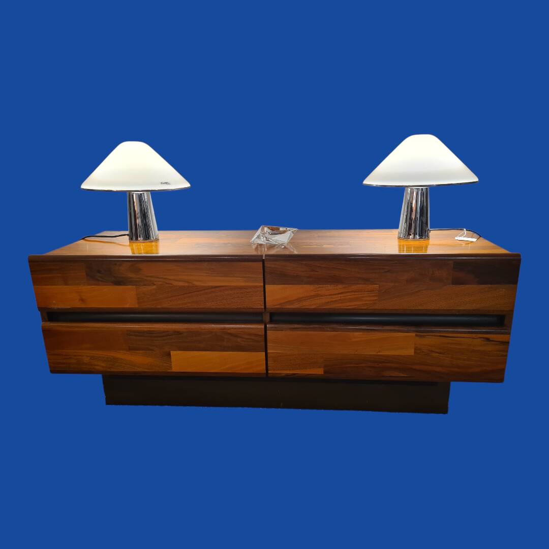 Low enfilade inspired by Jorge Zalszupin.