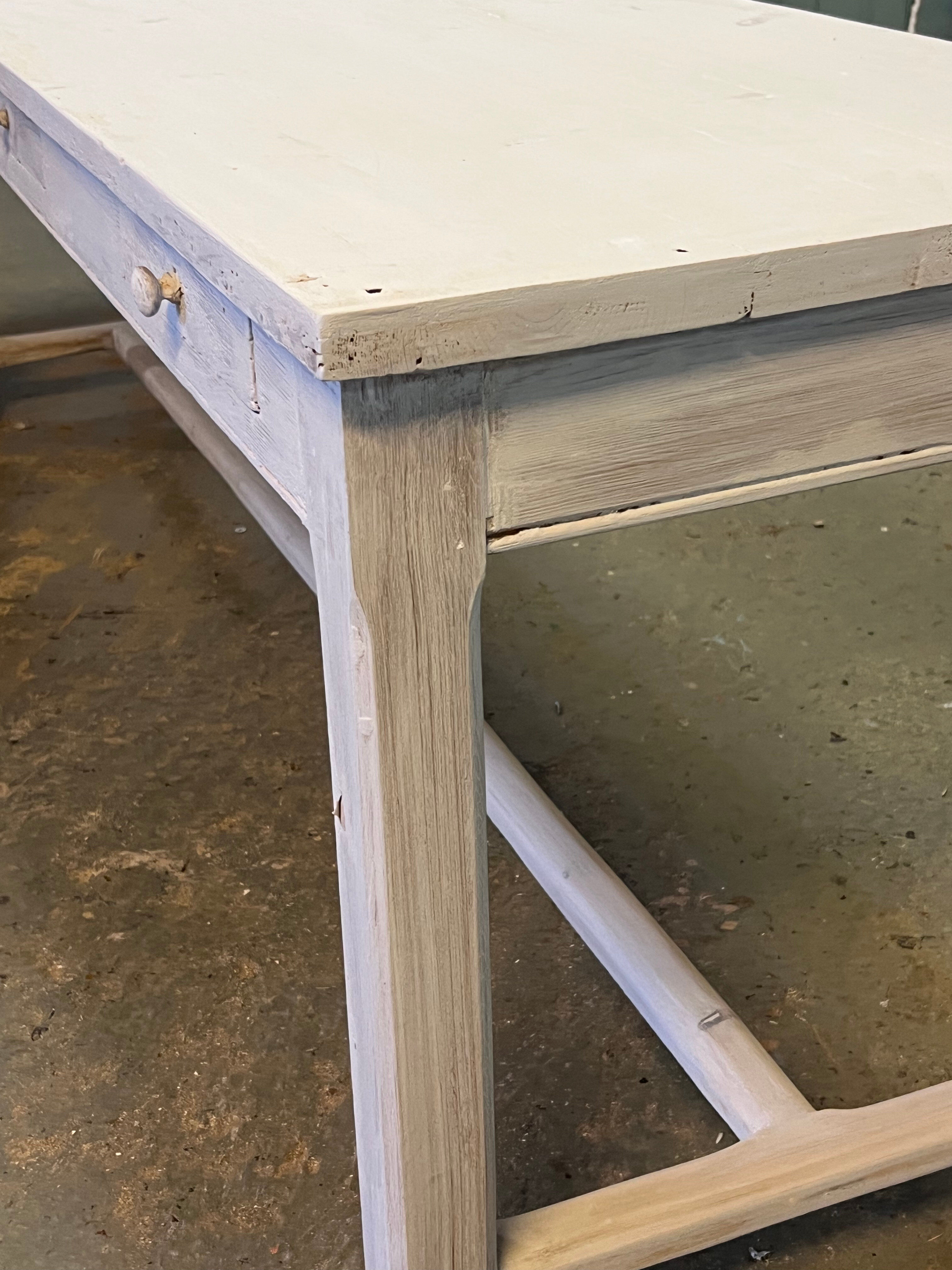 Table de communauté patinée