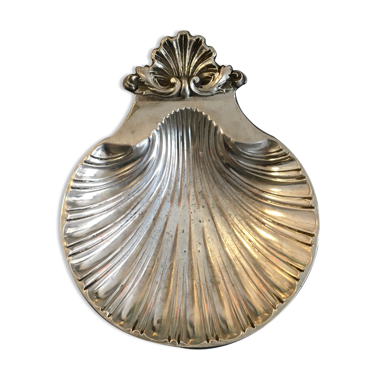 Cup door wears silver metal shell soap