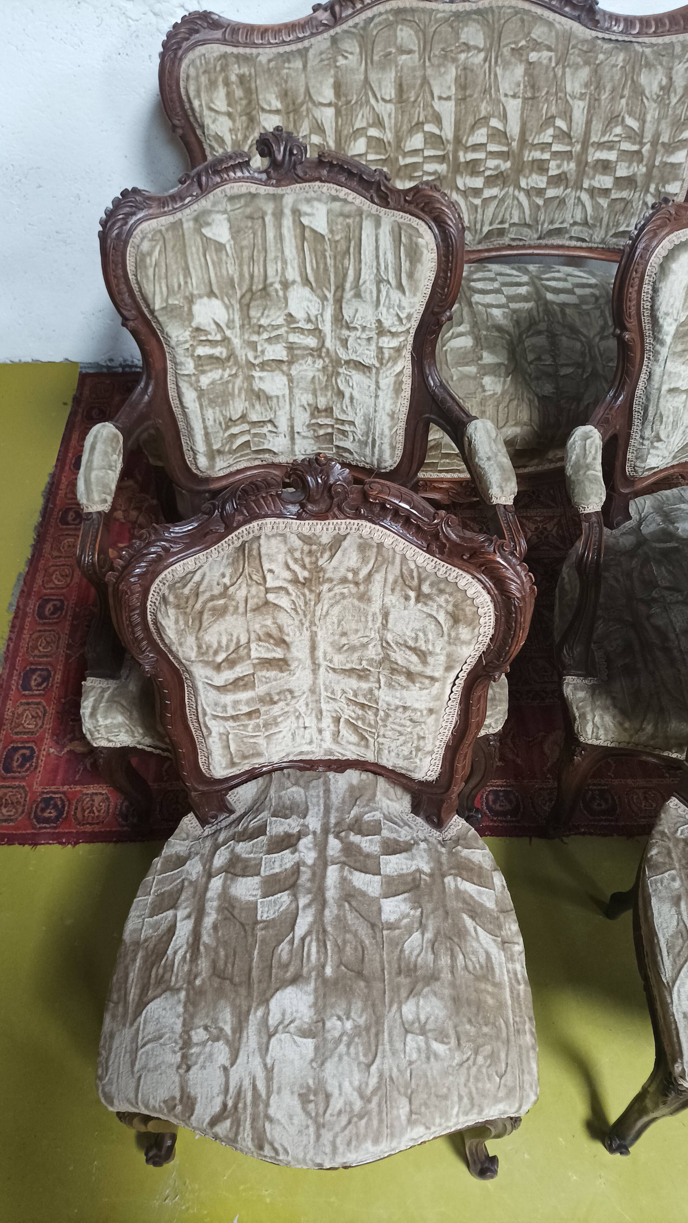 Living room set of Rocaille bench and armchairs in walnut