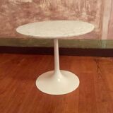 Carrara marble pedestal table
