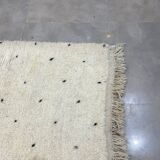 White berbere wool carpet with black dots 200x290cm