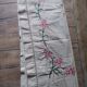 Drap ancien en lin brodé decor fleurs rose 210x300 cm