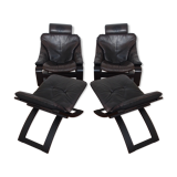 Paire de fauteuils et reposes pieds scandinaves
