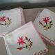 Lot de huit serviettes brodées