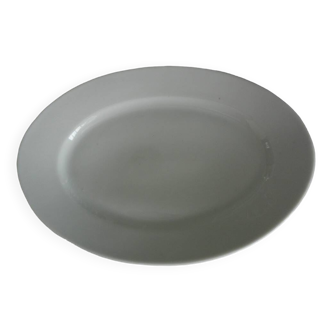 Plat ancien en porcelaine blanche