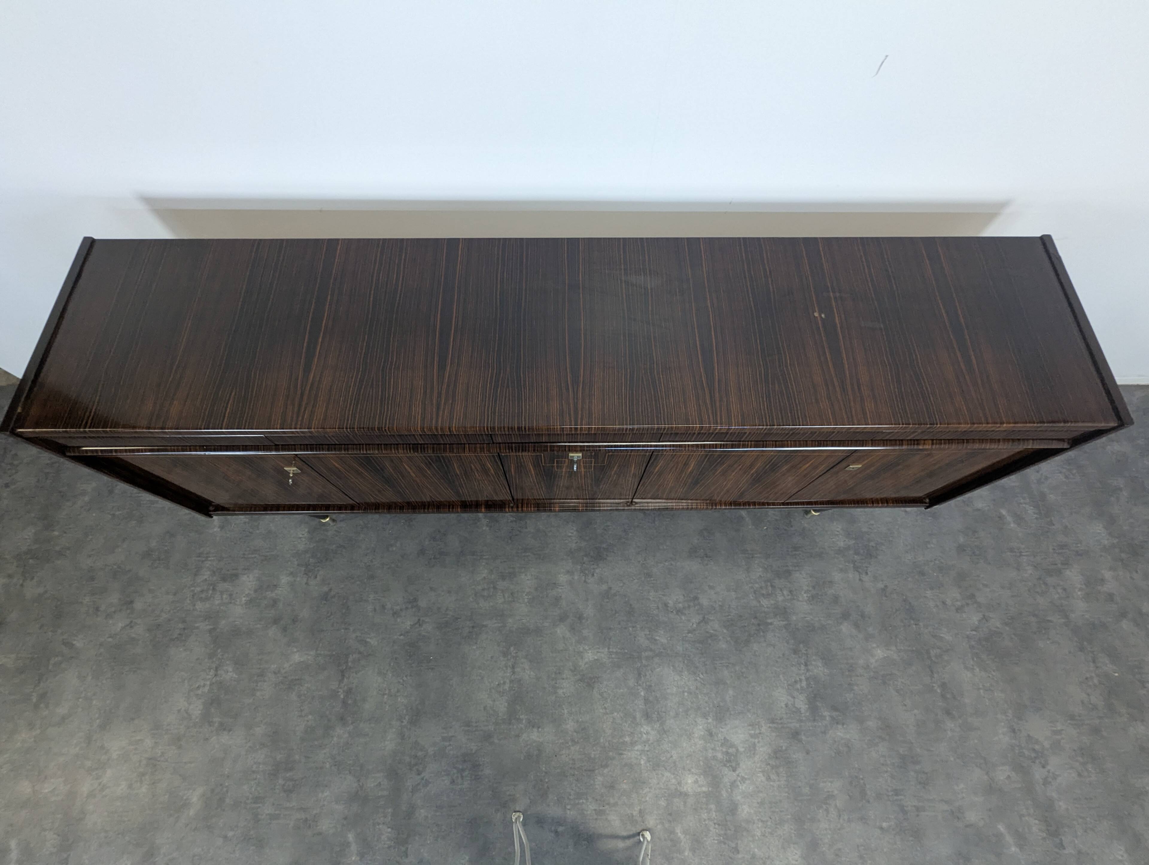 Enfilade en plaquage d'ébène de Macassar