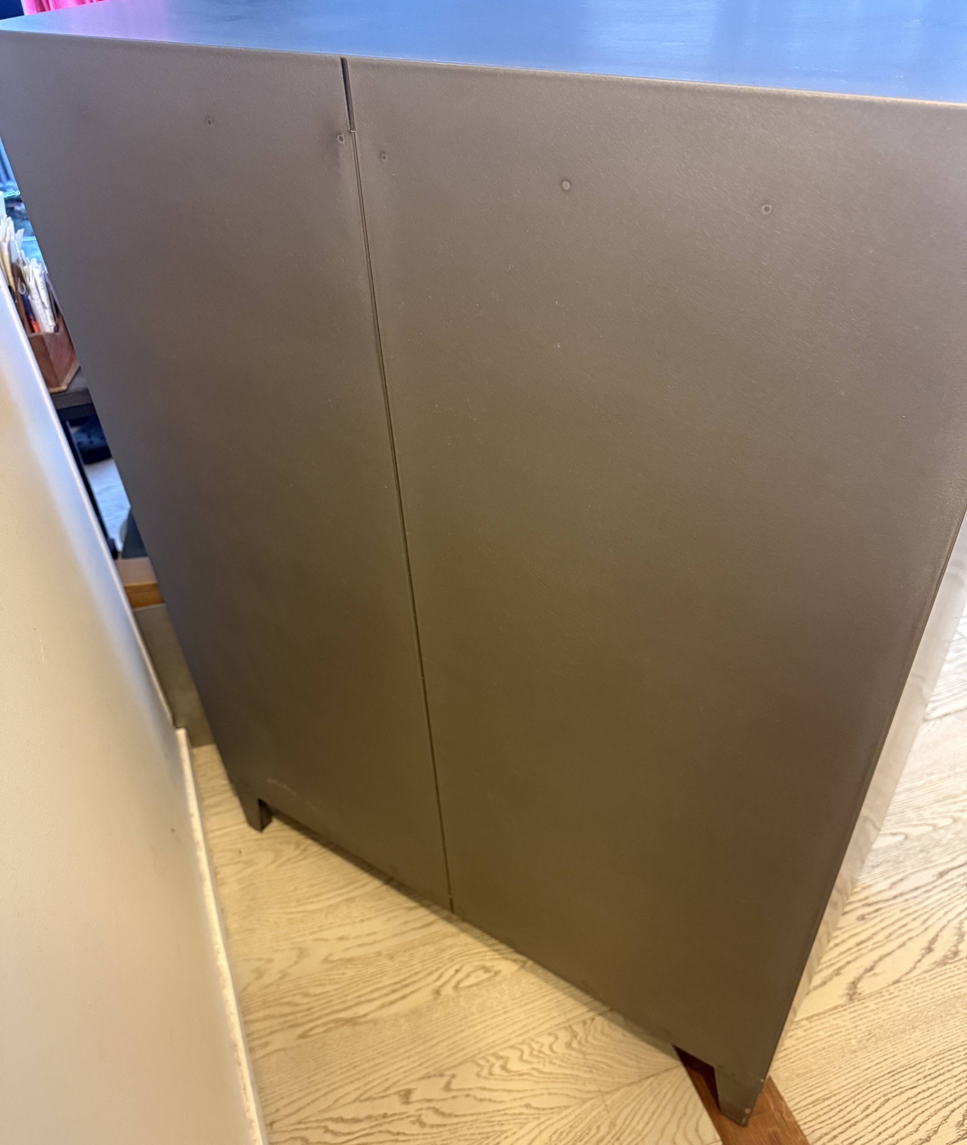 B2 metal locker cabinet / 2 doors - L 80 x H 102 cm / 1930 reissue - Tolix