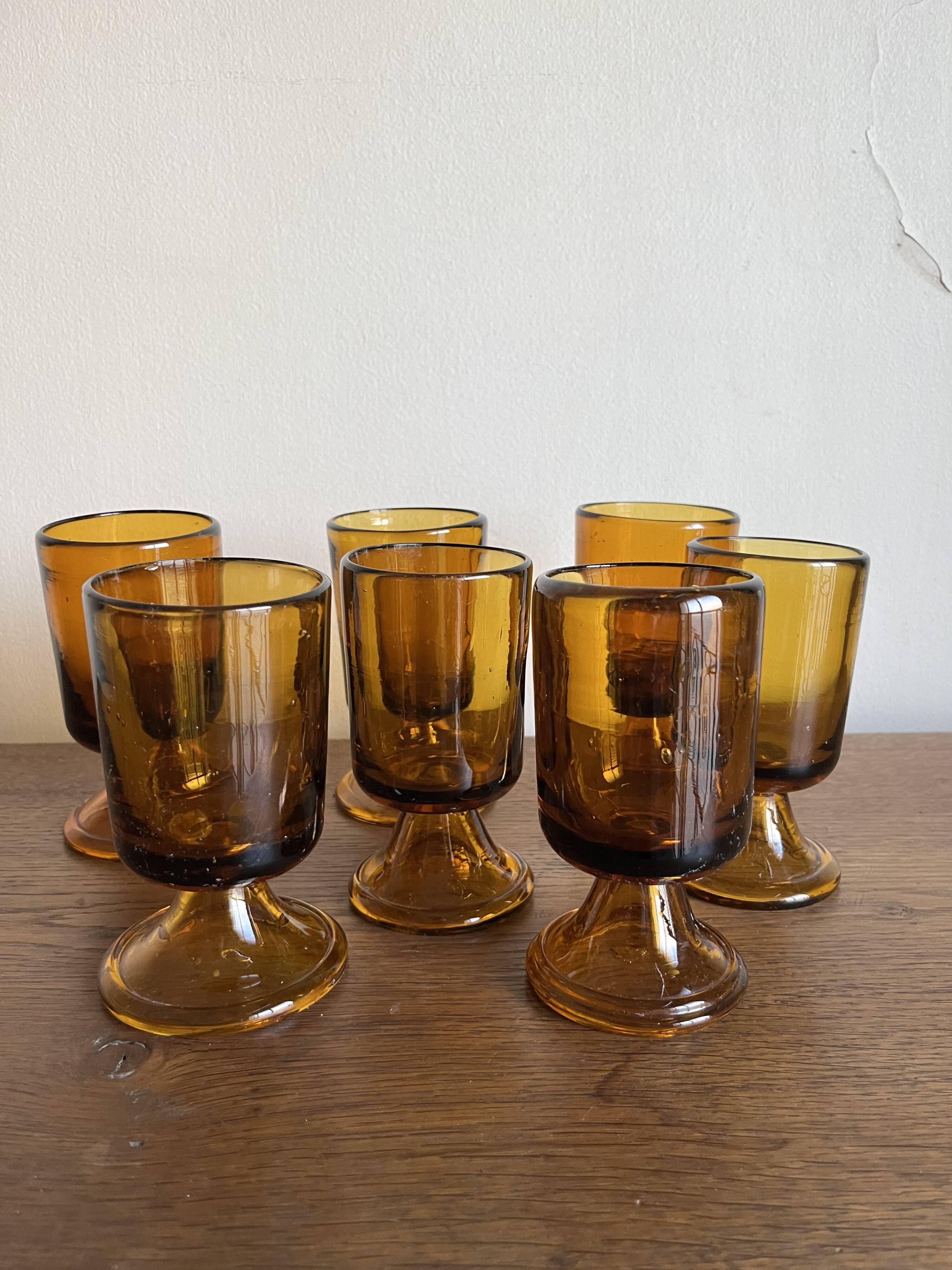 set of 7 tulip foot roller glasses Ibiza 1970 in large irregular glass