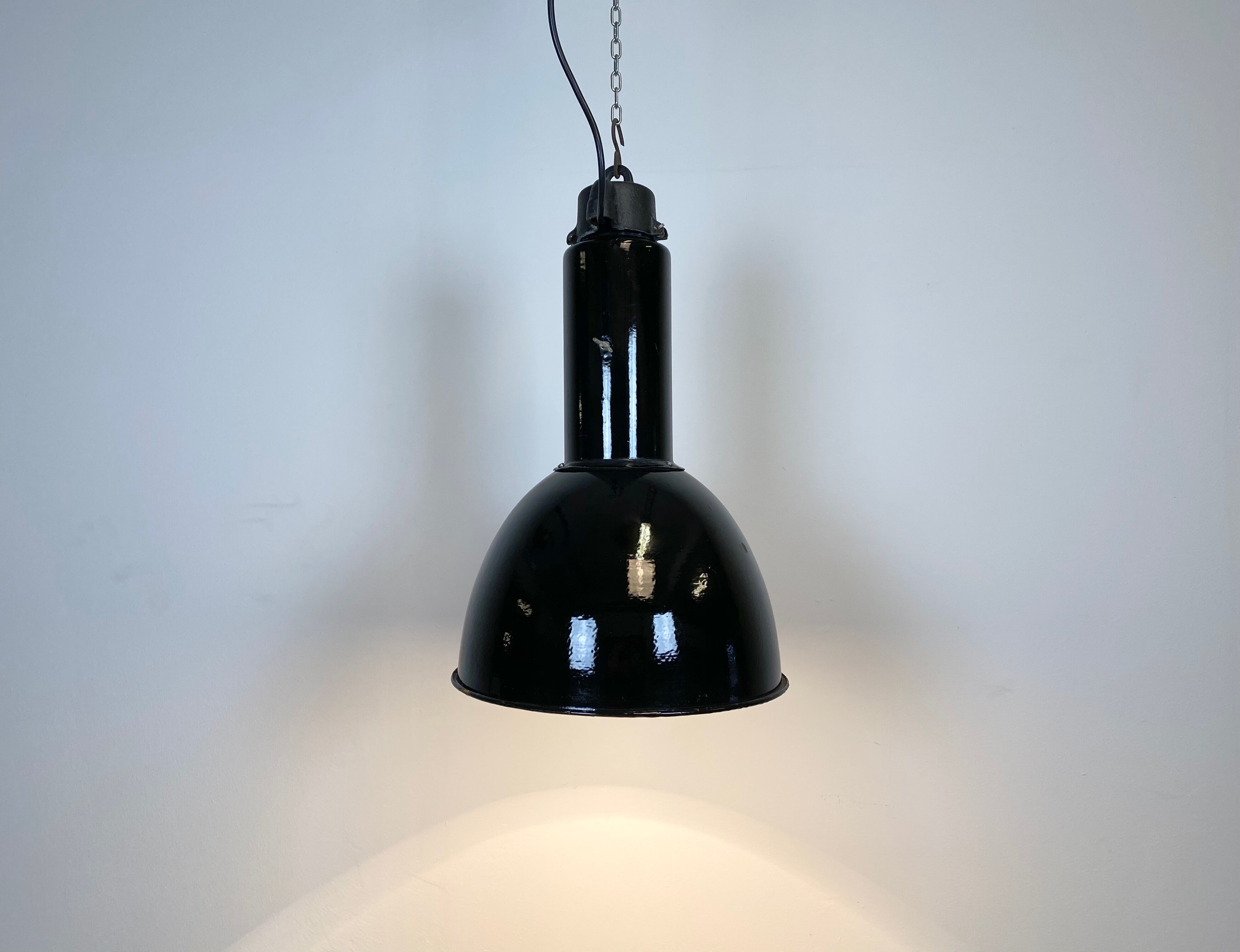 Industrial bauhaus black enamel pendant lamp, 1930s