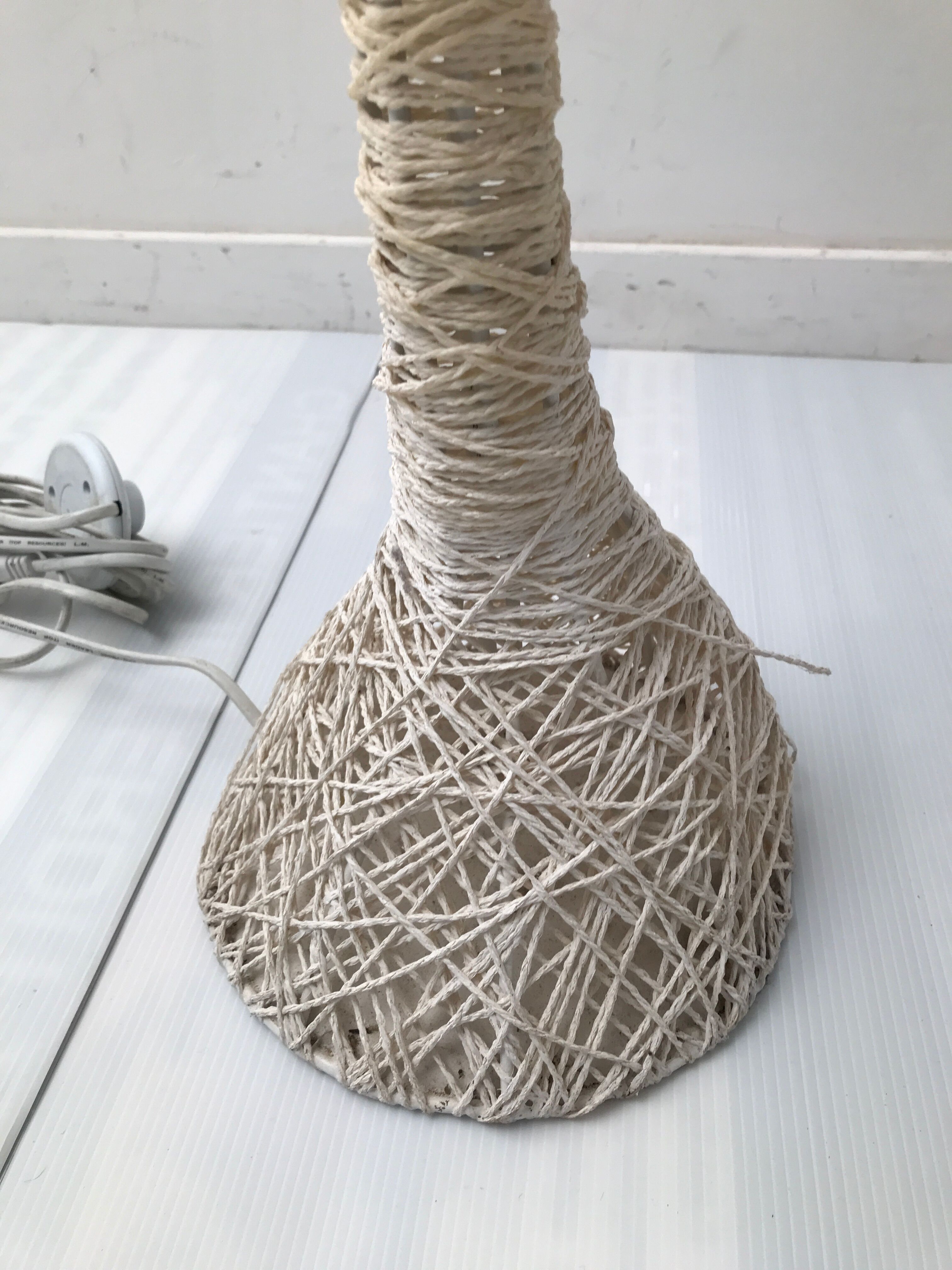 Braided twine lamppost