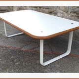 Bench designed by Bruce Hannah and Andrew Morrison, published by Knoll