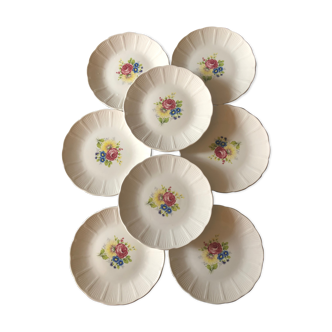 8 plates decorated with roses