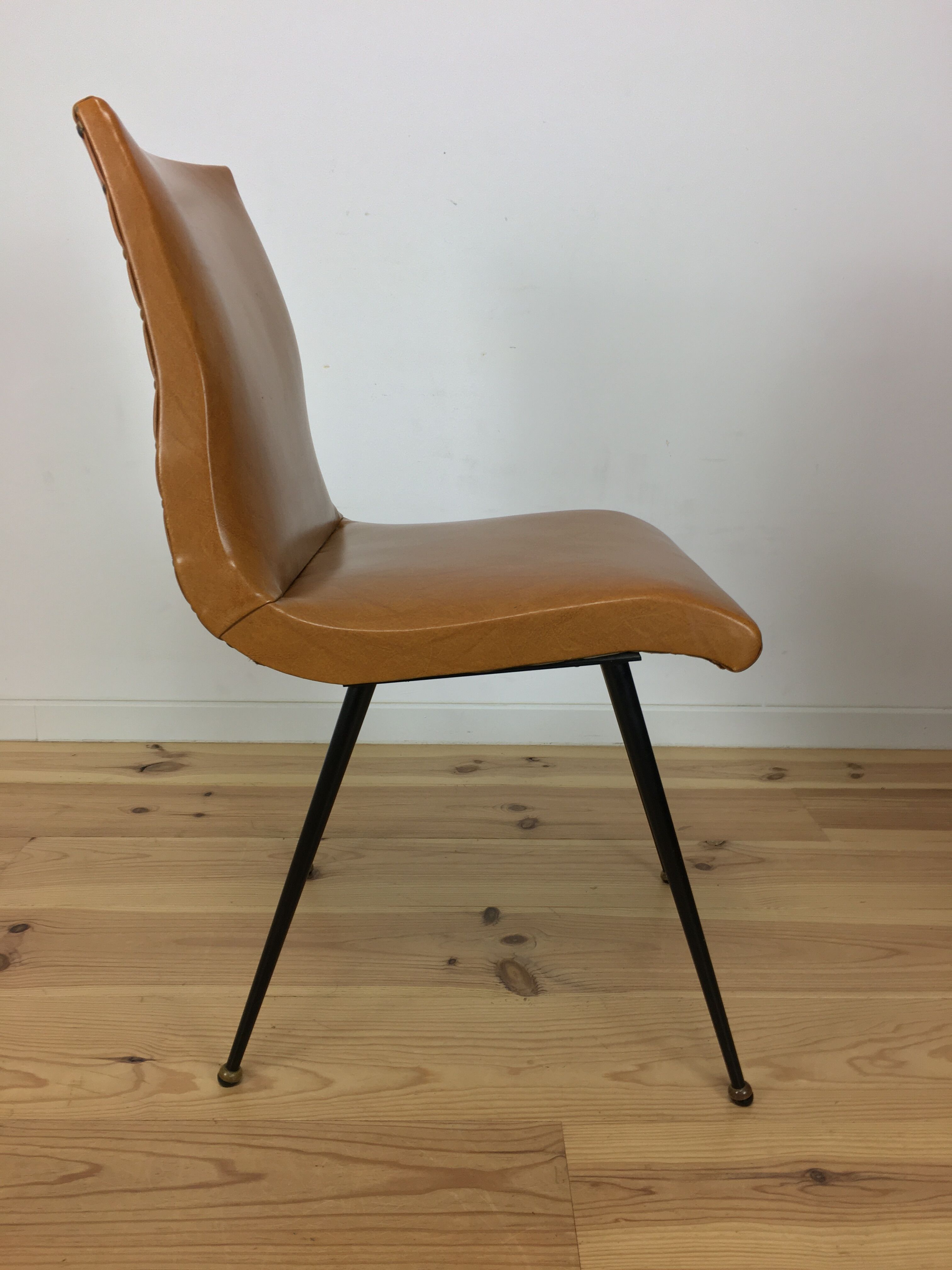 Pair of chairs 50 foot compass