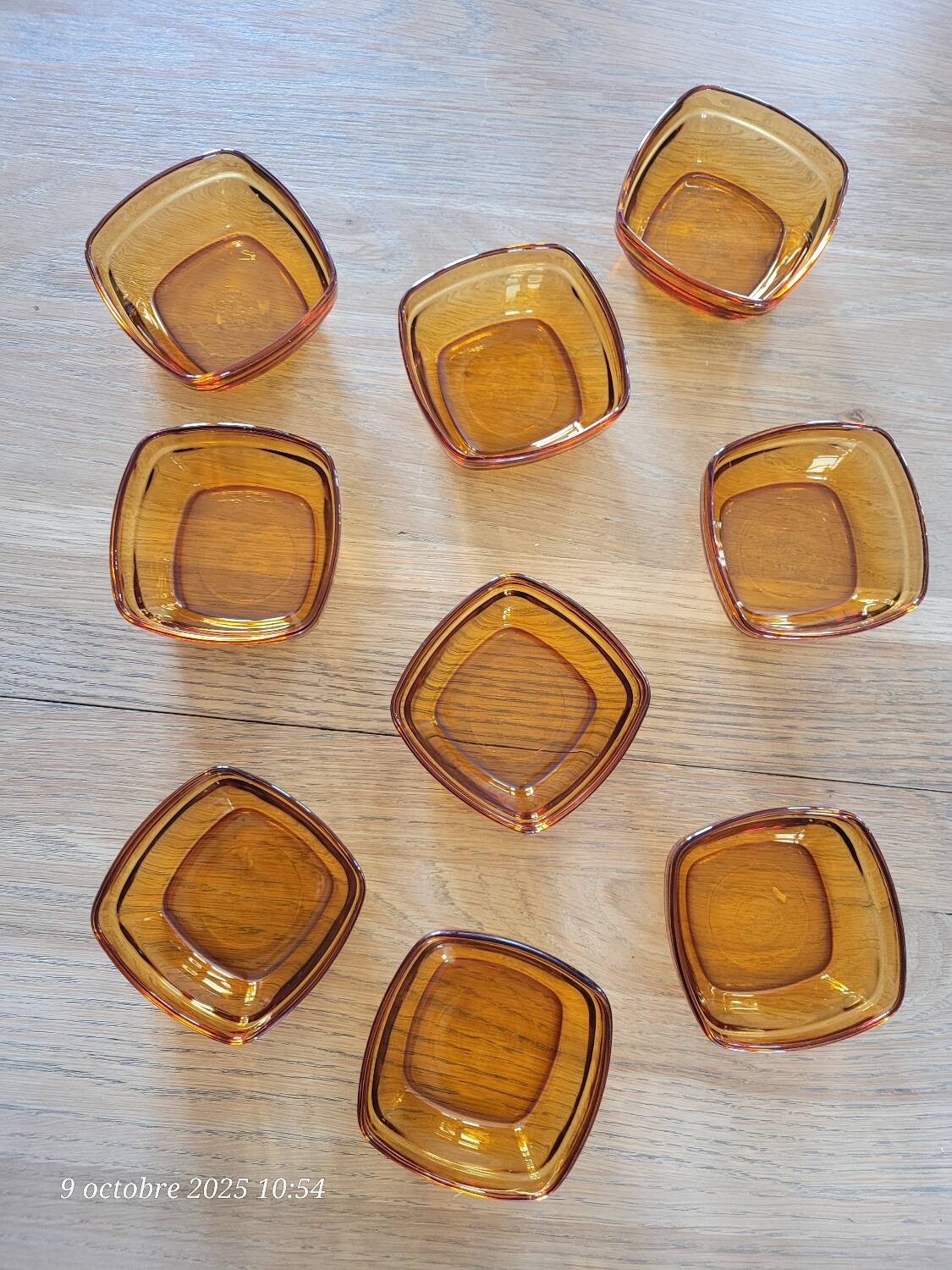 9 coupelles carrées vintage en verre fumé
