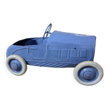 Ancienne voiture à pédales 1920