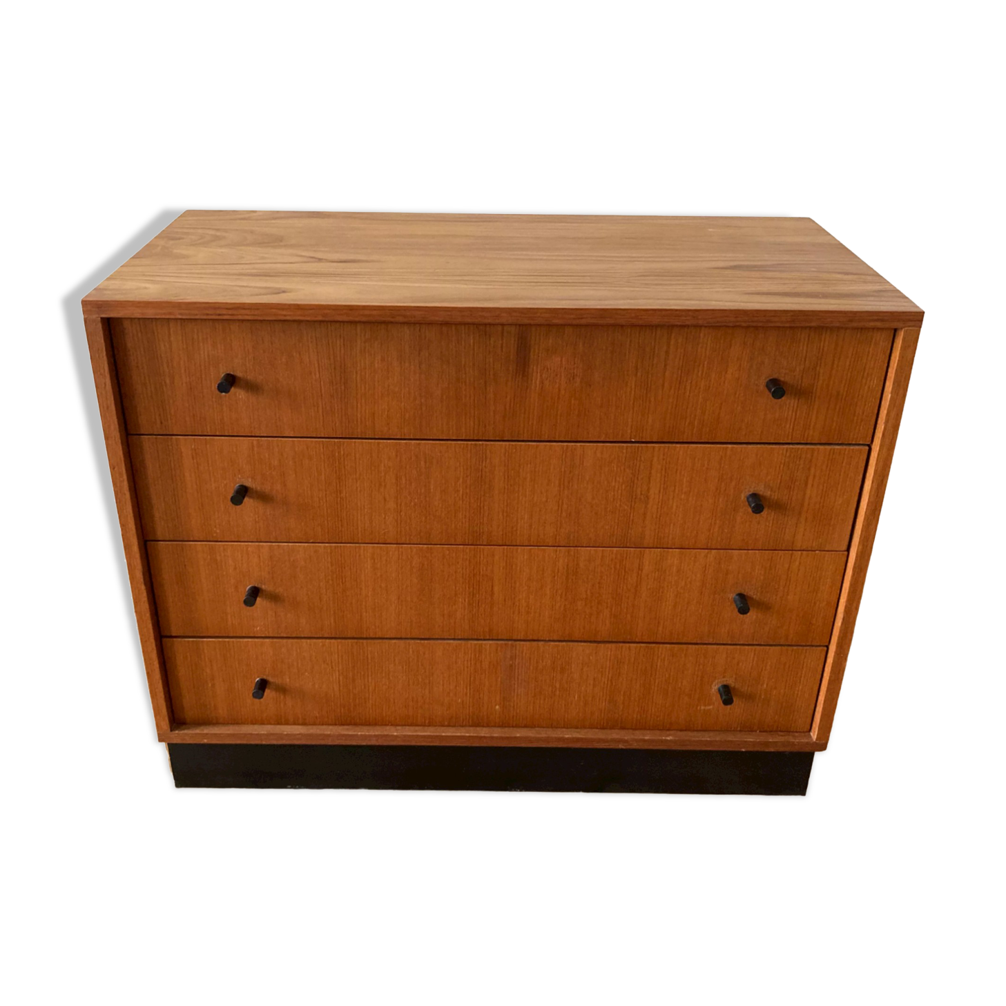 Scandinavian style chest of drawers