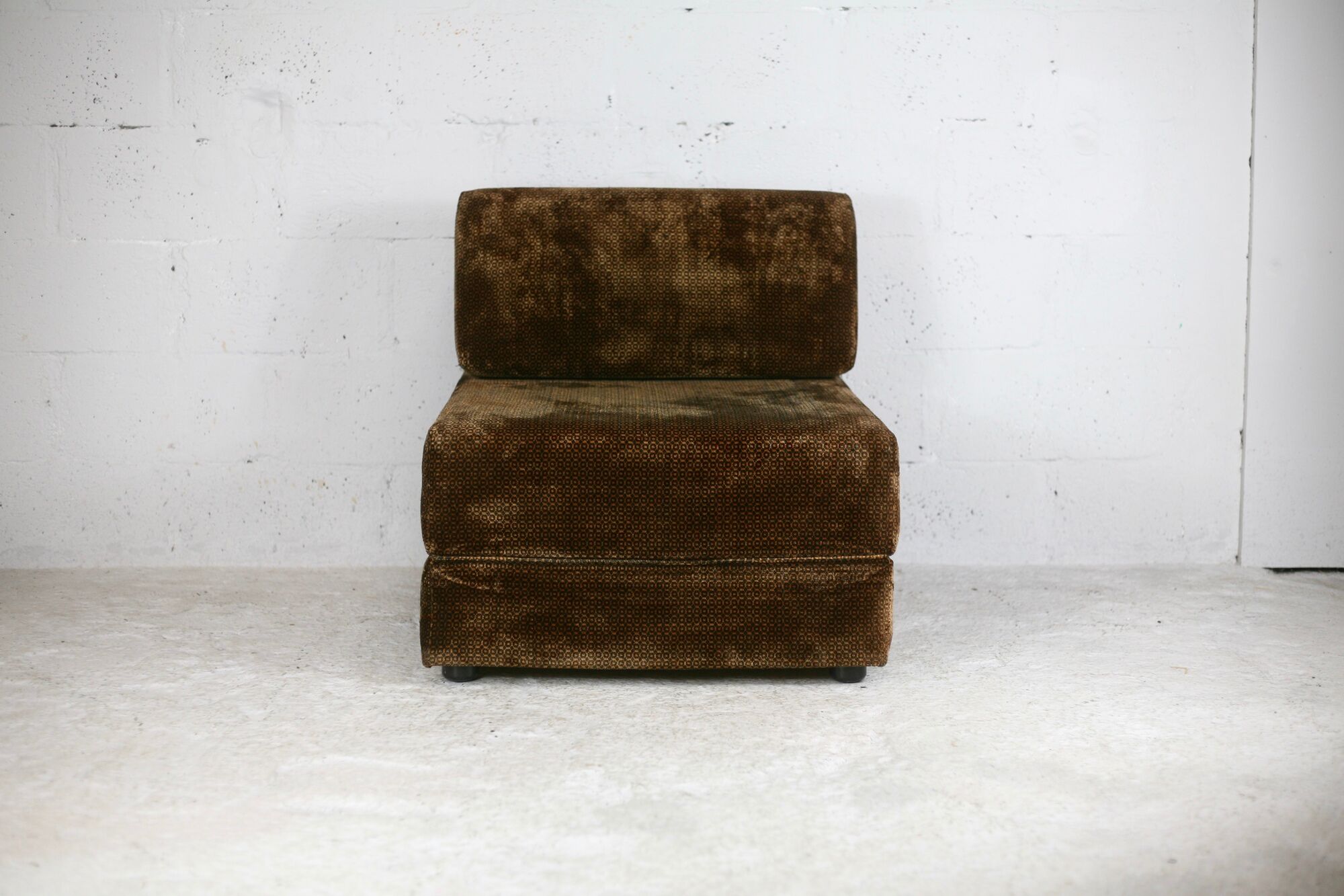 Foam and velvet heater "amber", convertible, France, circa 1970.
