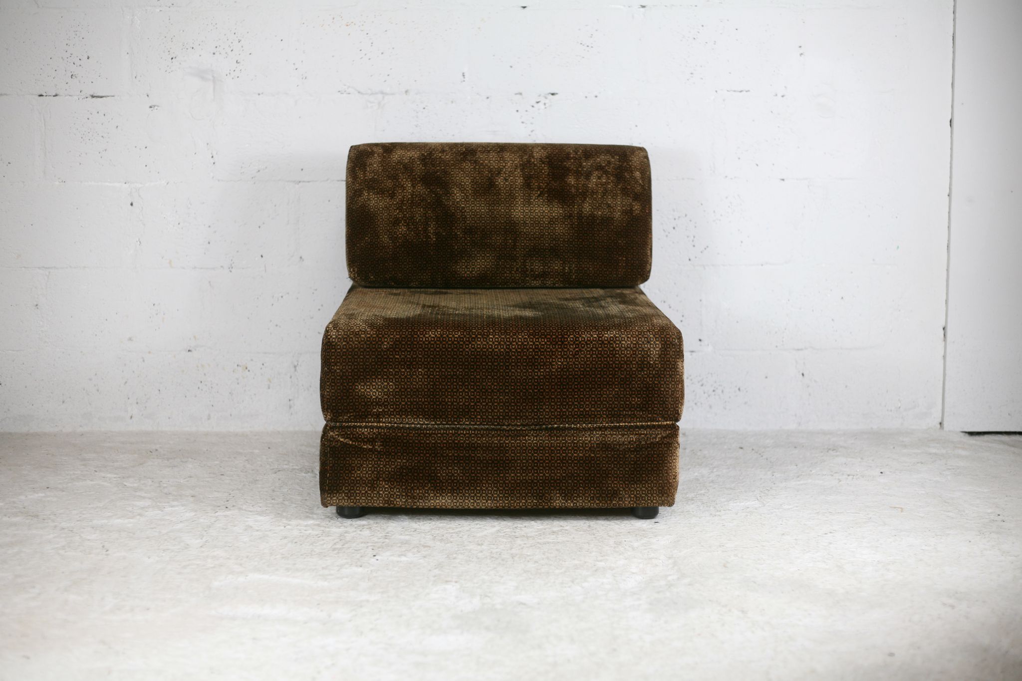 Foam and velvet heater "amber", convertible, France, circa 1970.