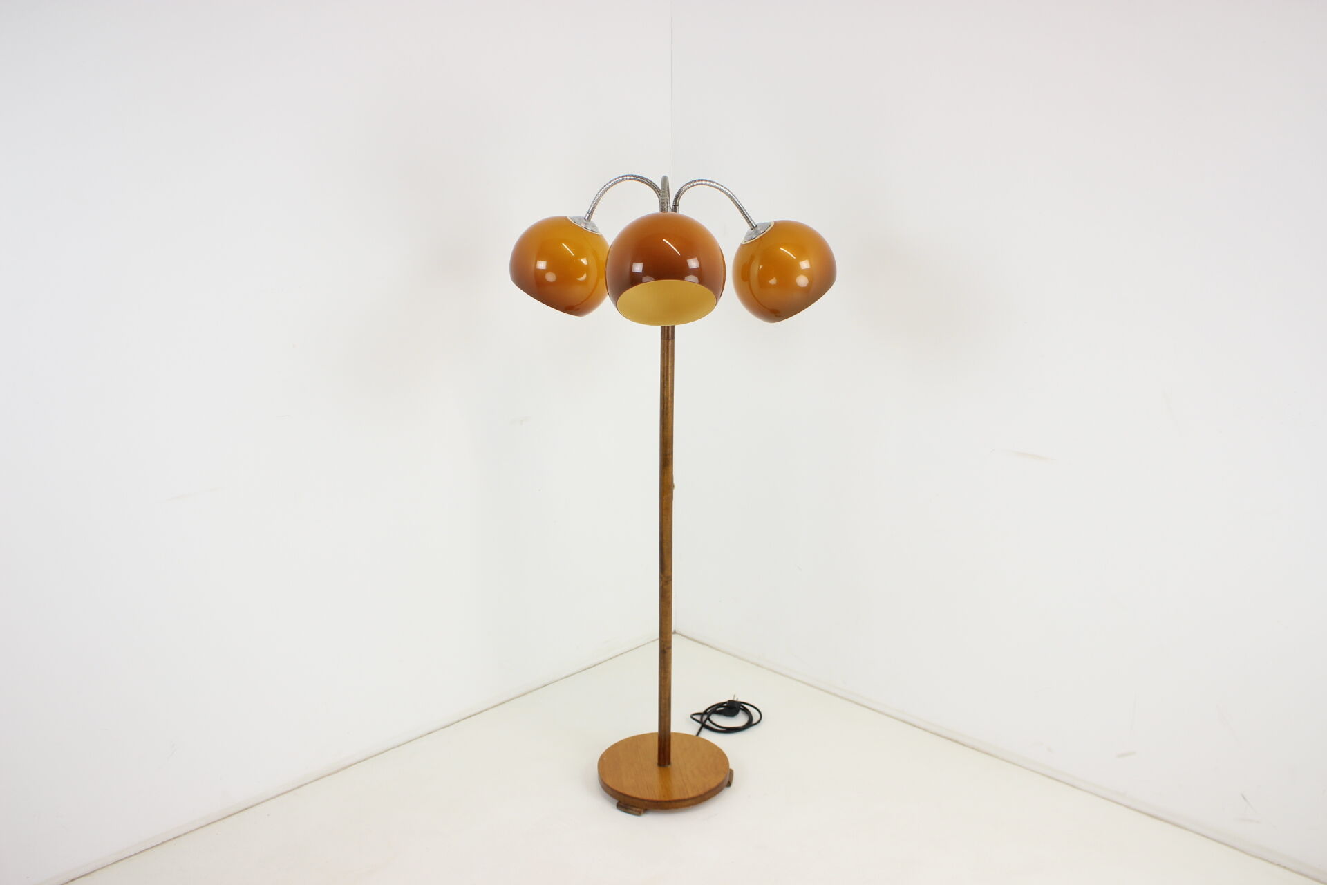 Lampadaire en bois des années 1960, Tchécoslovaquie