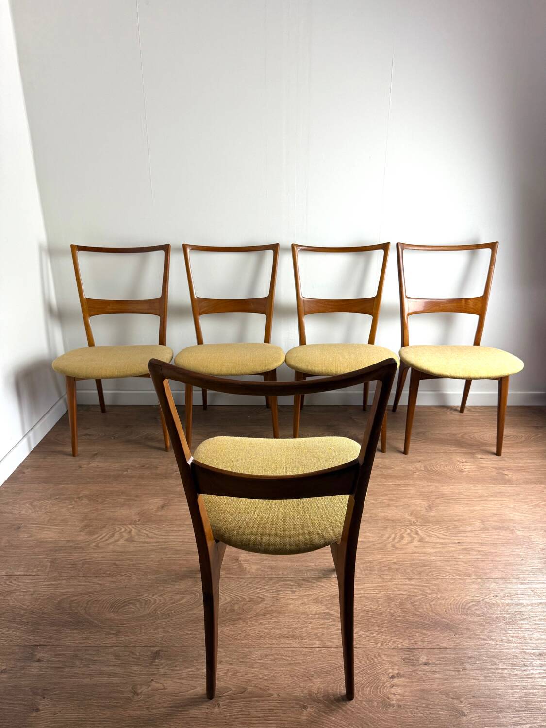 Lot de 5 chaises scandinaves vintage