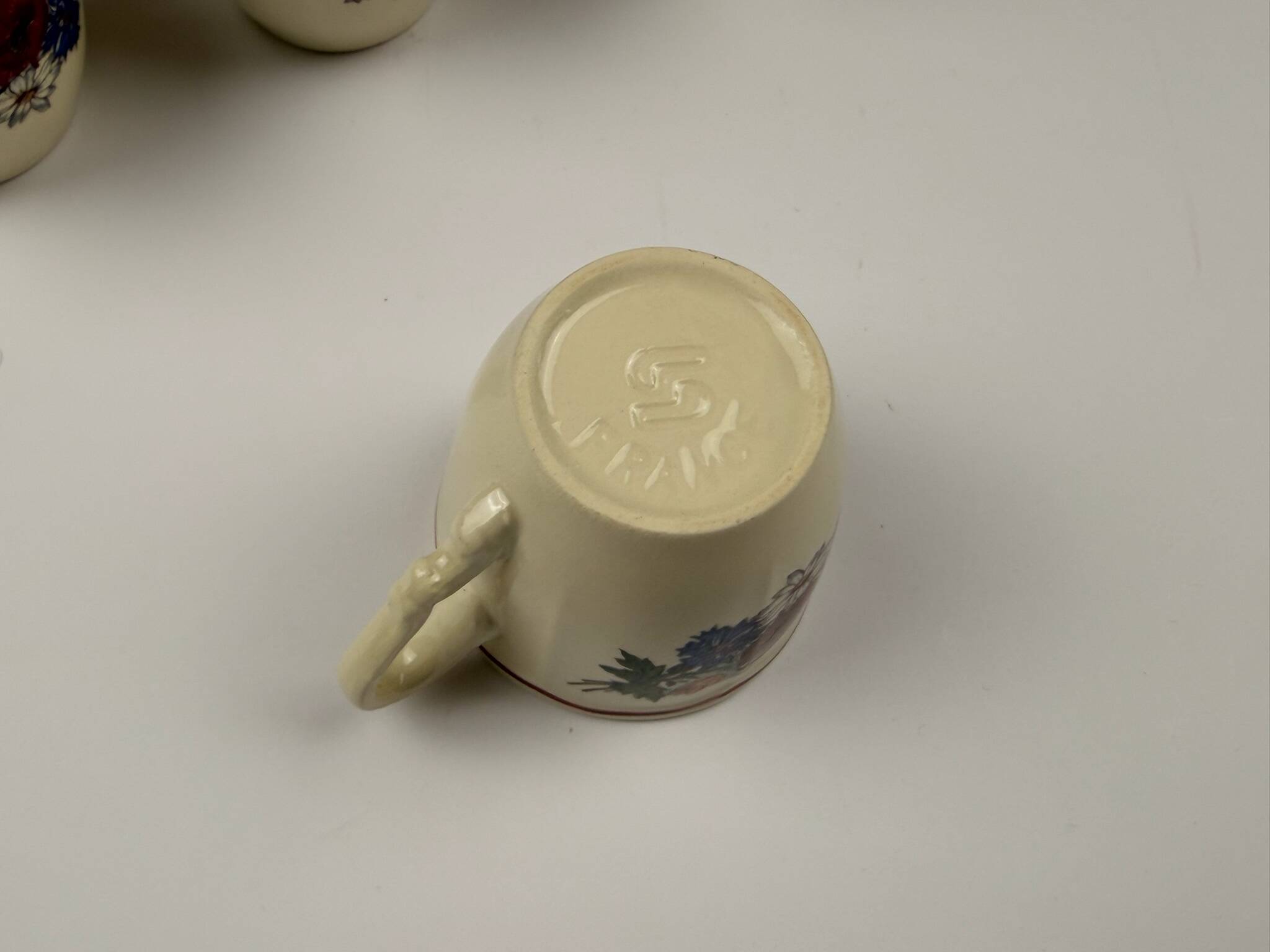 Set of 4 vintage Agreste mugs