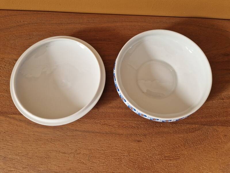 Haviland porcelain bonbonnière, Limoges - Dammouse model