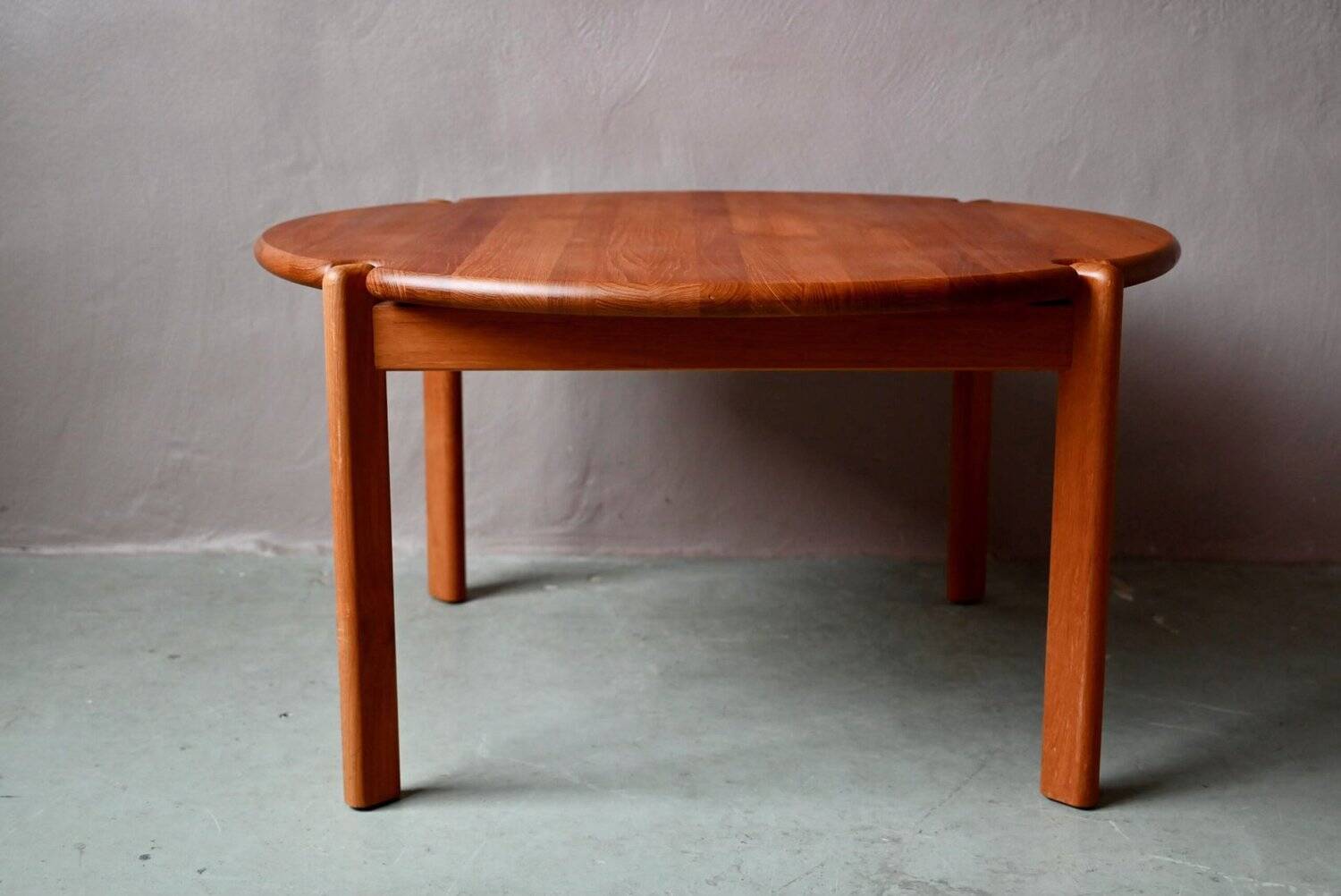 Solid wood coffee table, organic Scandinavian design, vintage retro 80s.
