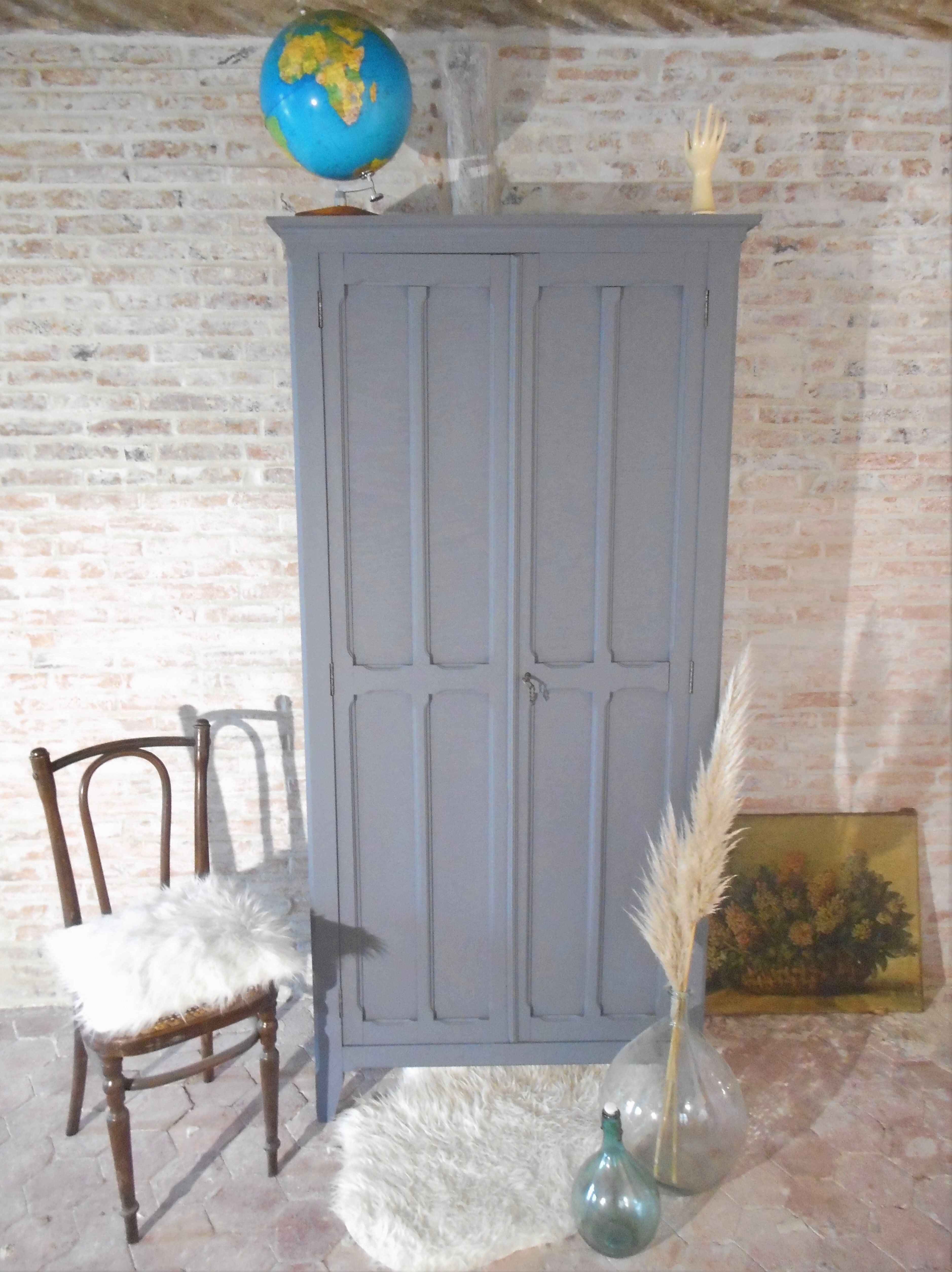 Armoire parisienne
