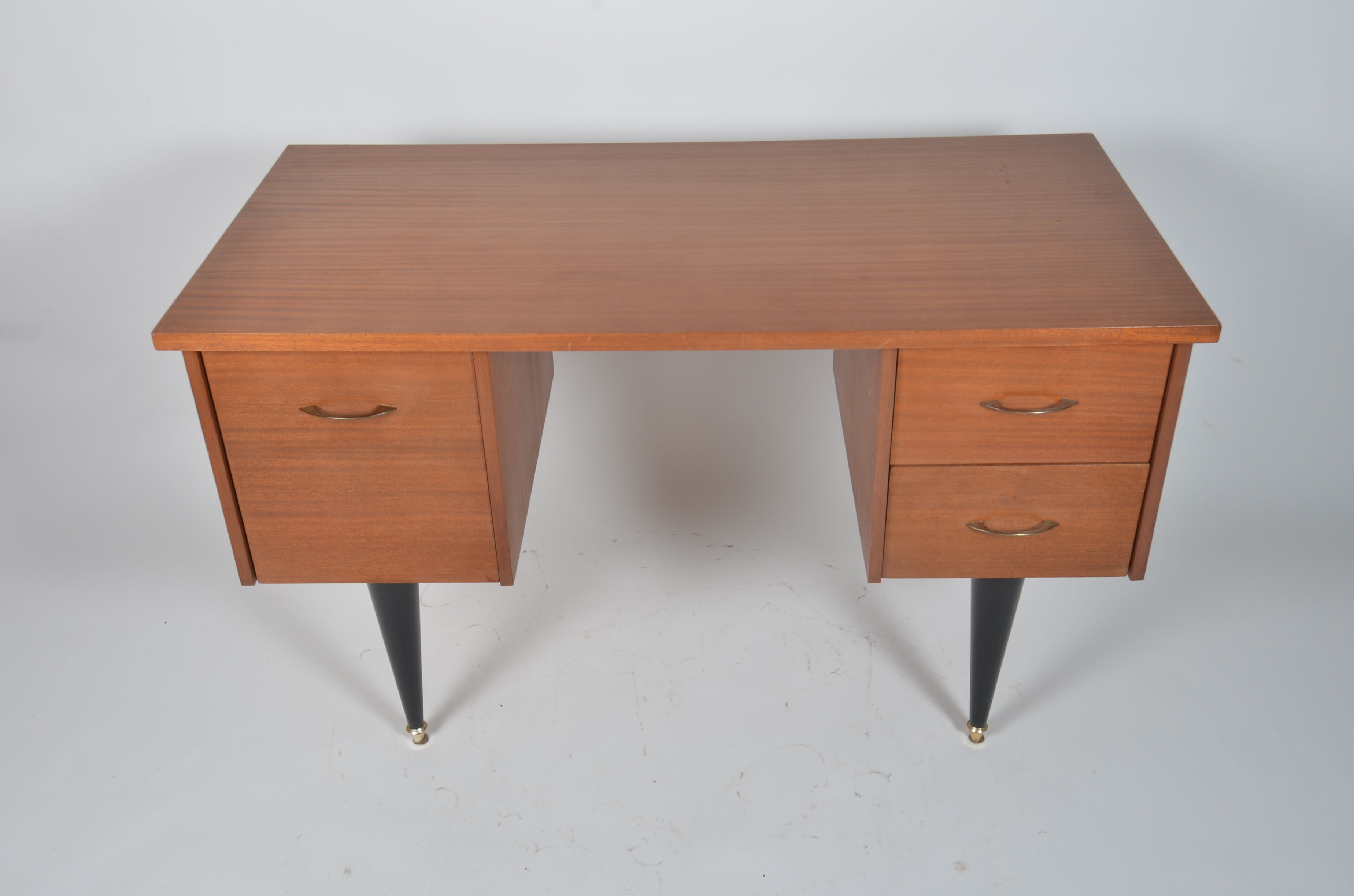 Desk feet compass 1960