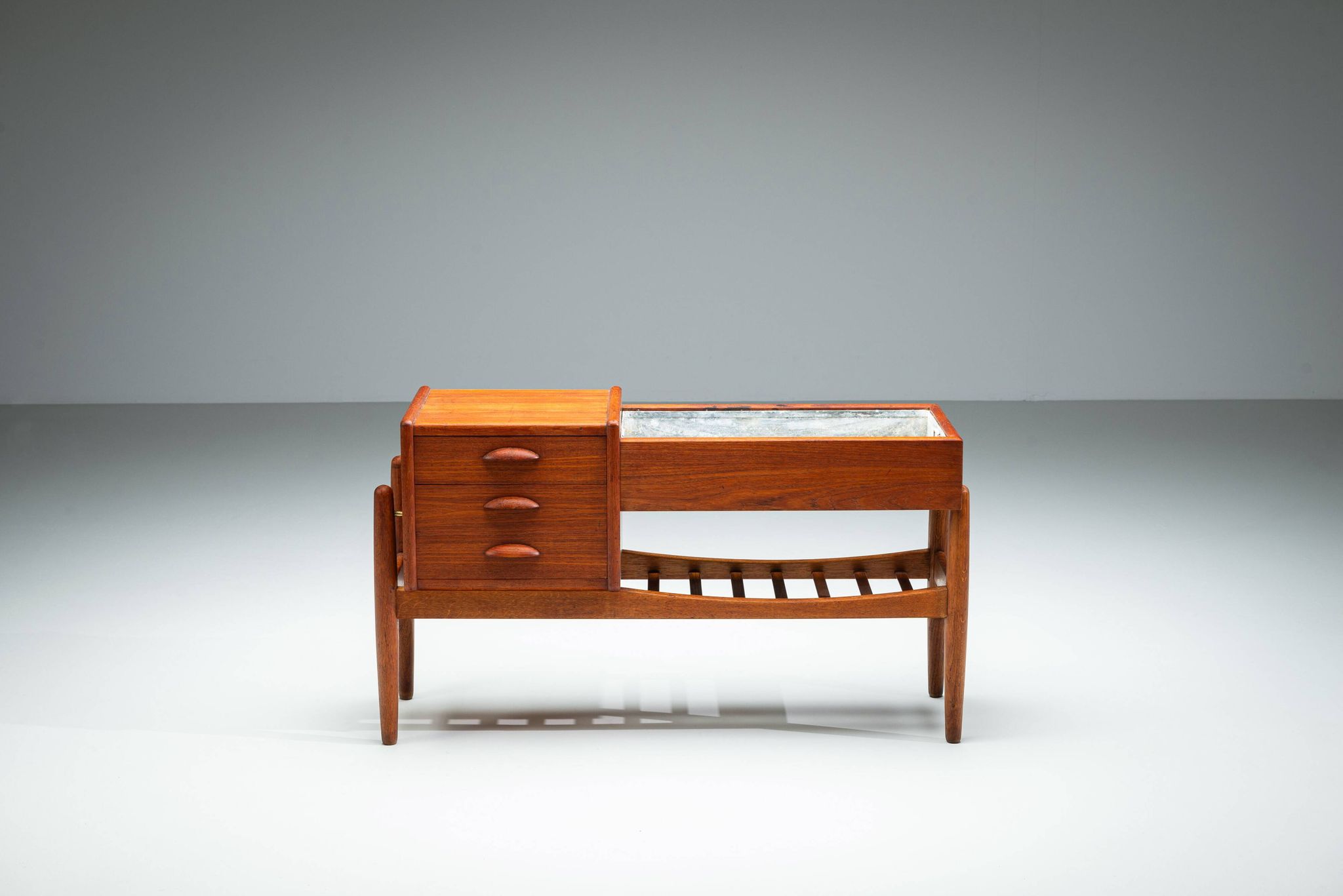 No. 36 teak planter by Arne Wahl Iversen for Vinde Møbelfabrik
