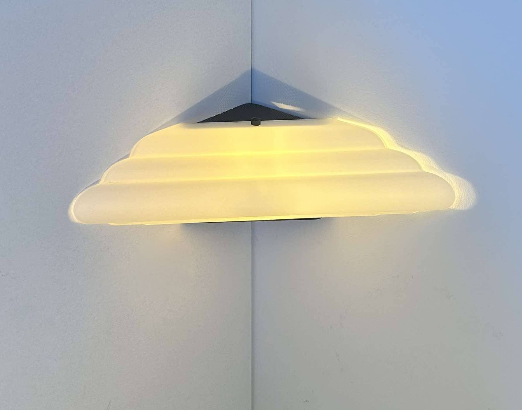 Vintage Murano opal glass corner wall lamp, by Vetri Italy 1970