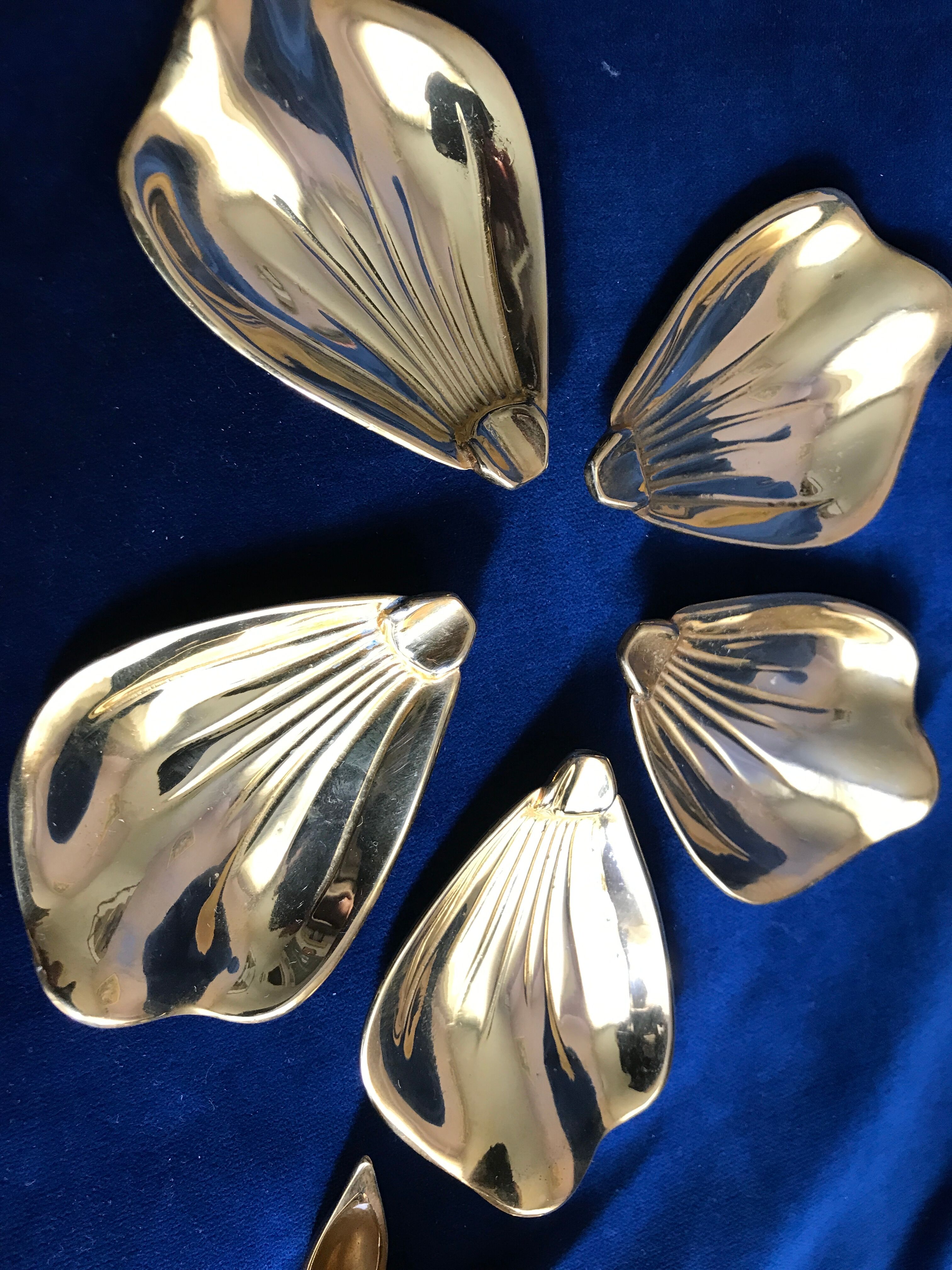 Flower candle holder with 5 ashtrays