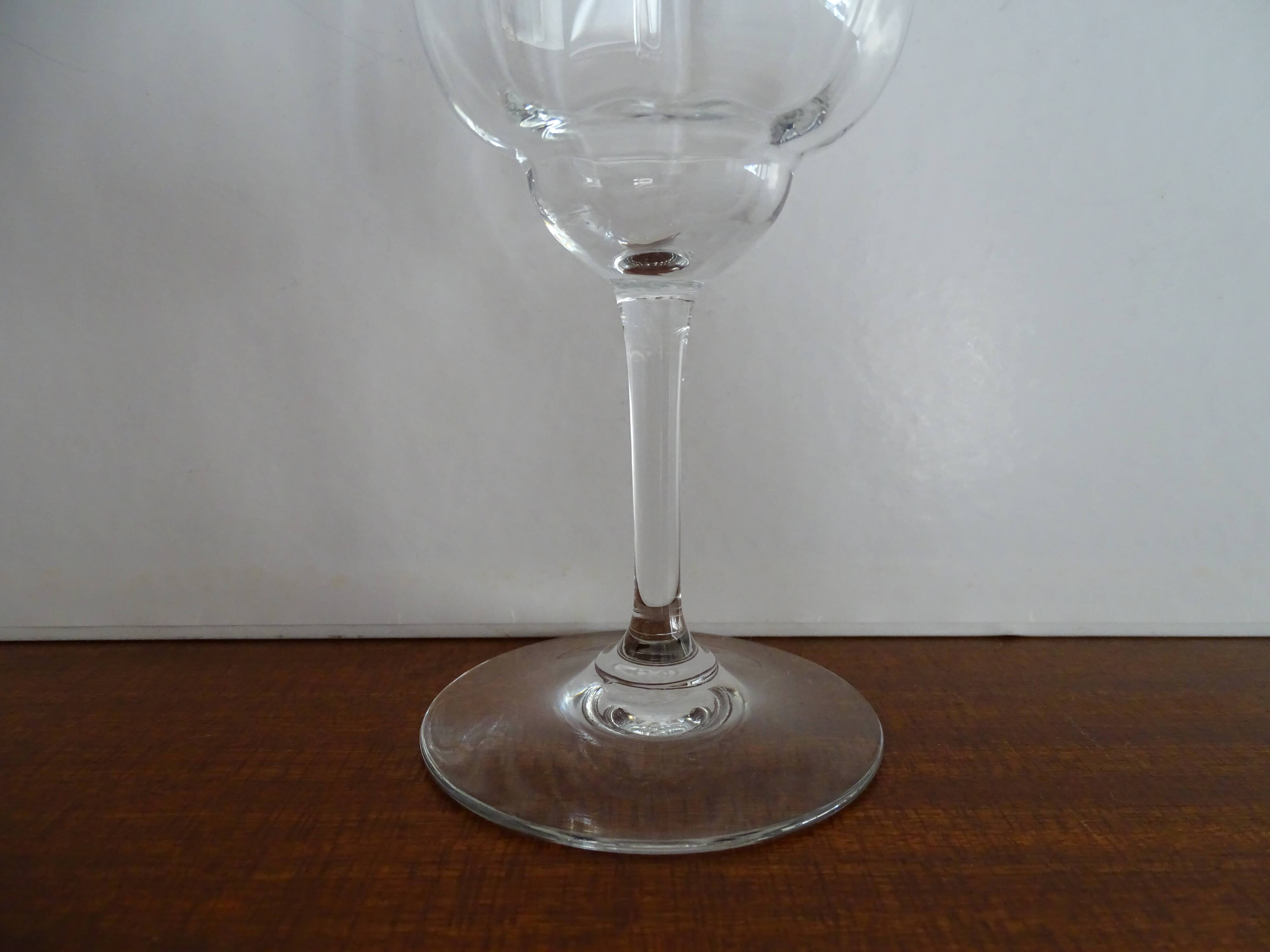 9 Baccarat crystal red wine glasses, Capri model, signed - 15 cm
