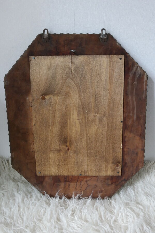 Miroir artisanal biseauté en cuivre repoussé ancien - 54x45cm