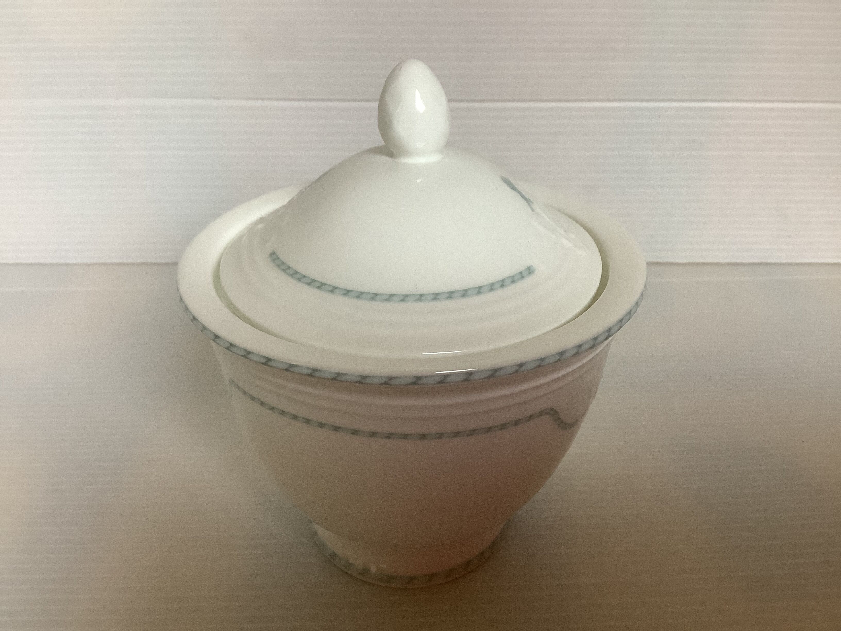 Sweet box candy box Amado Villeroy and Boch