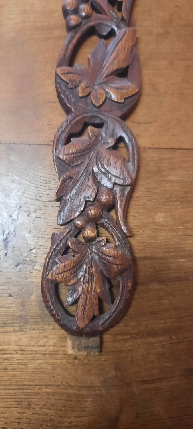 Bas relief feuilles