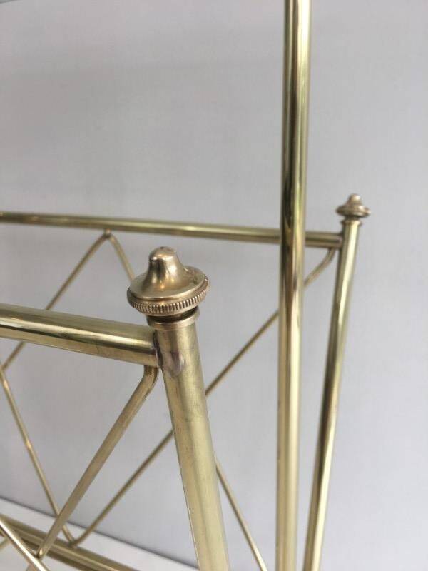 Porte-revues de style néoclassique en laiton et tablette en verre de la Maison Jansen