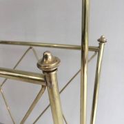 Porte-revues de style néoclassique en laiton et tablette en verre de la Maison Jansen