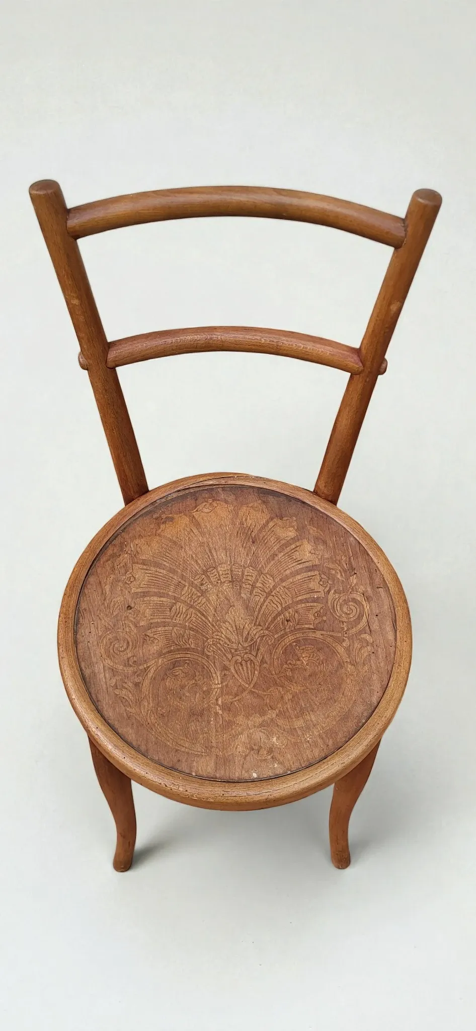 Chaise bistrot en bois courbé – Ungvár