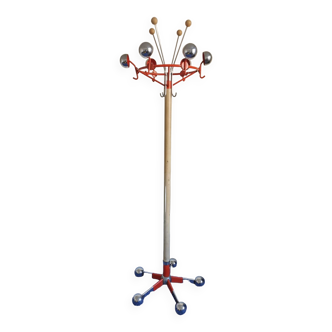 Coat rack with 16 hooks on wheels