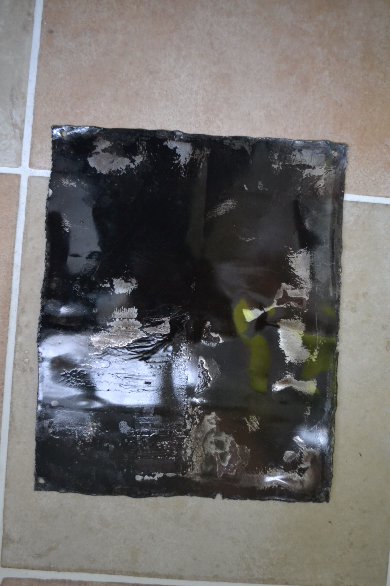 Ricard screened plate