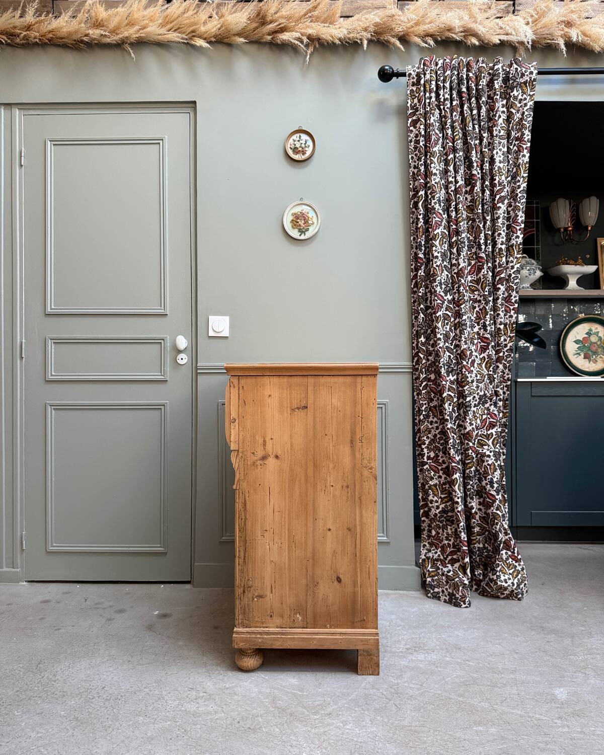 English jam cupboard in solid pine (renovated)