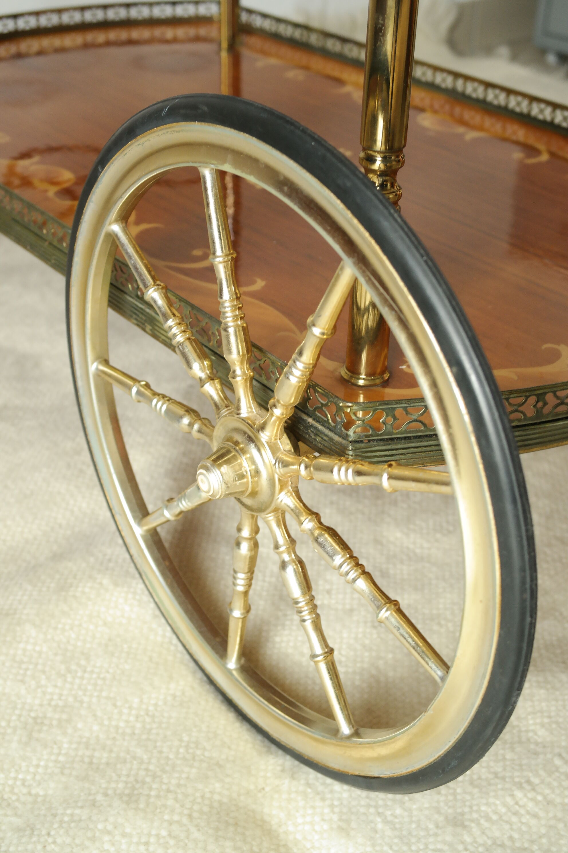 Desserte bar vintage in mahogany marquetry