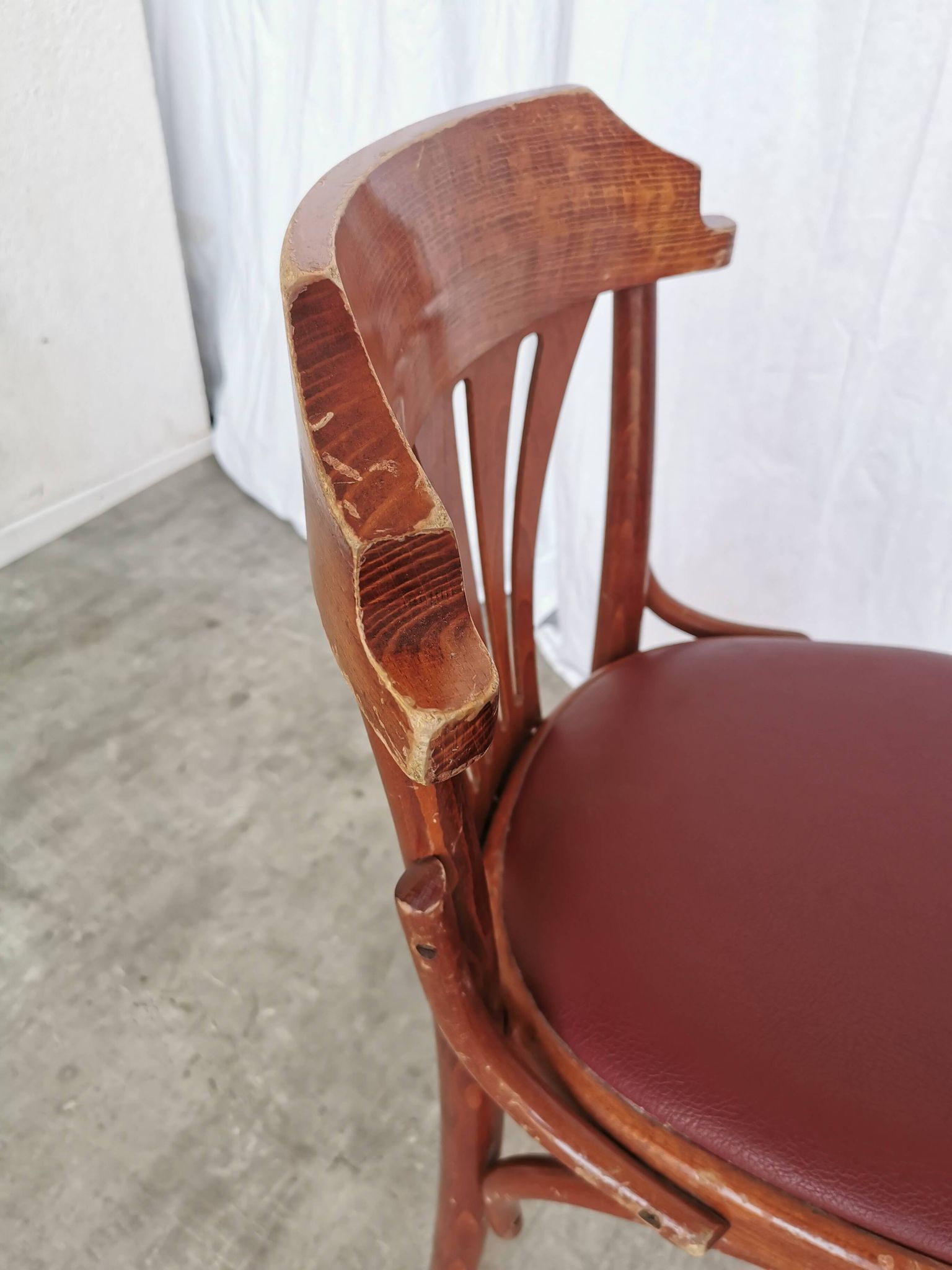 Vintage Bentwood Dining Chair: Thonet Style Fan Backrest, 1970s Irish Pub