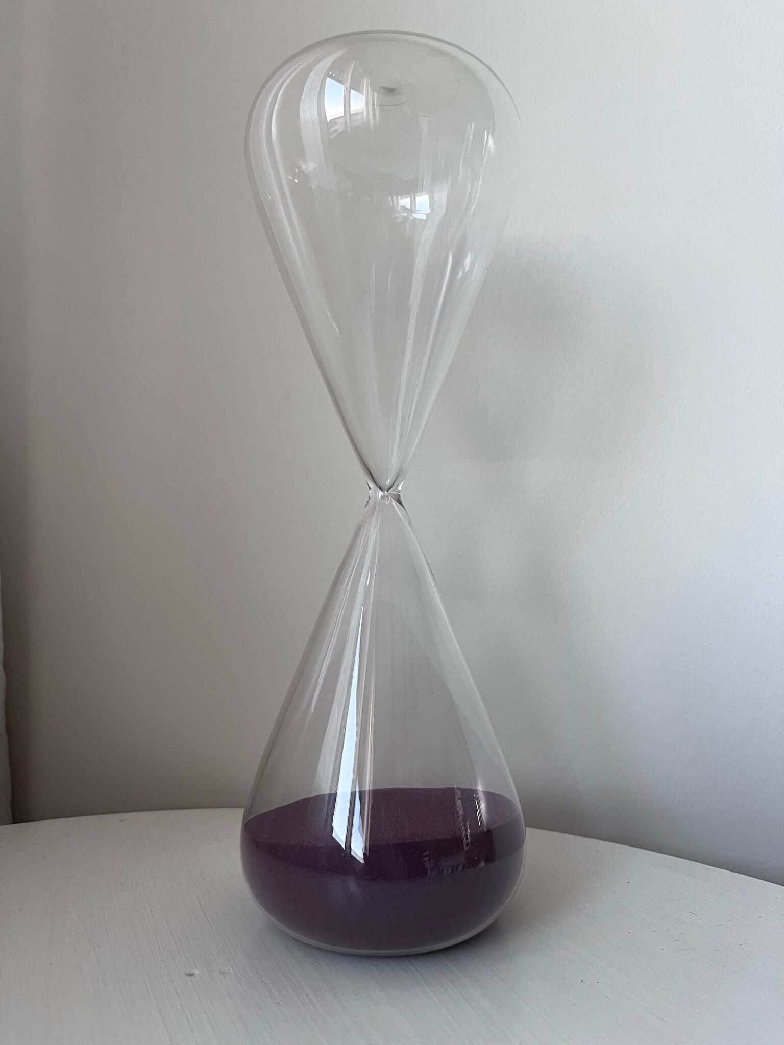 Glass hourglass
