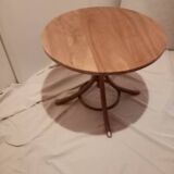 Pedestal table