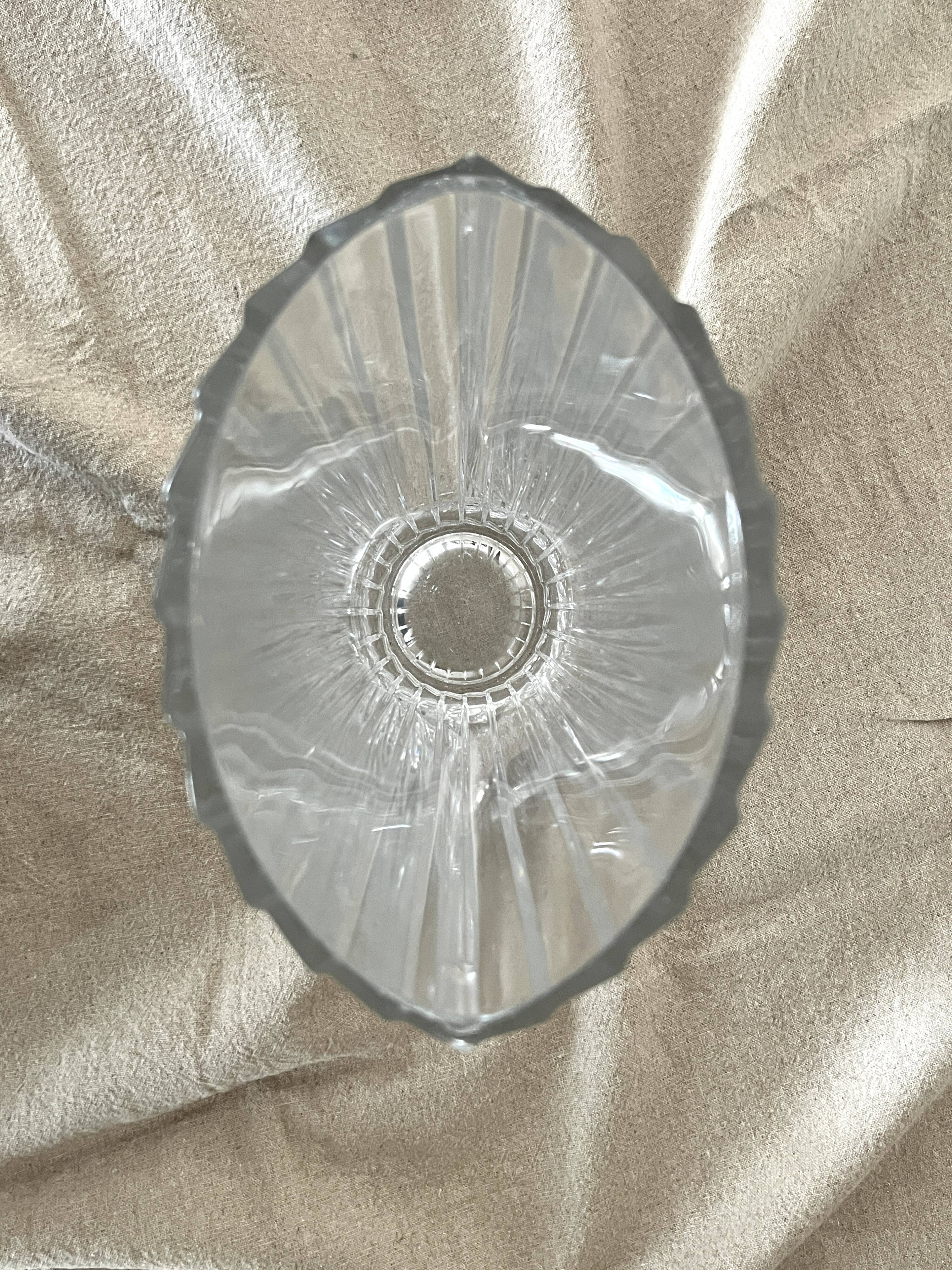 Large Art Deco fan vase in Arques crystal, France 1950